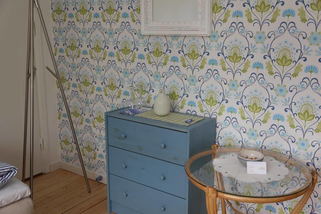 Aelvnaera Bed & Breakfast カールスタード エクステリア 写真